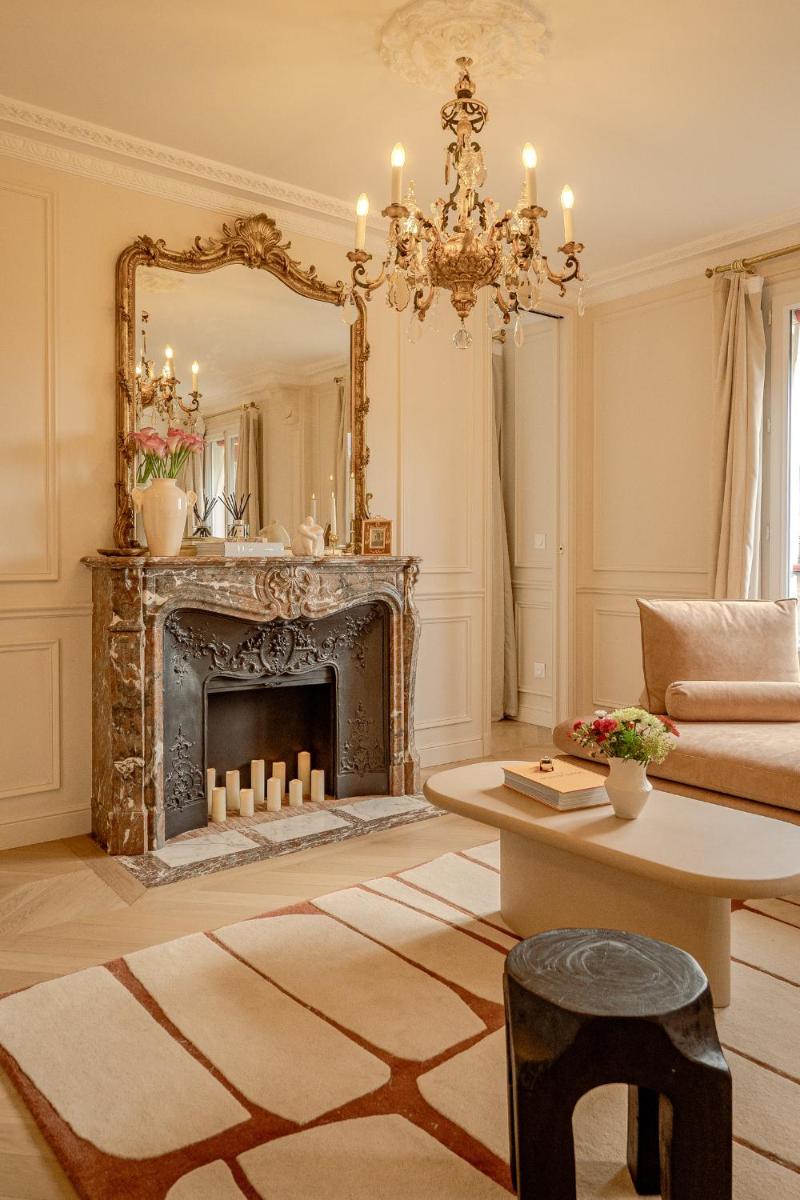 Apartment with Eiffel Tower view - Housity