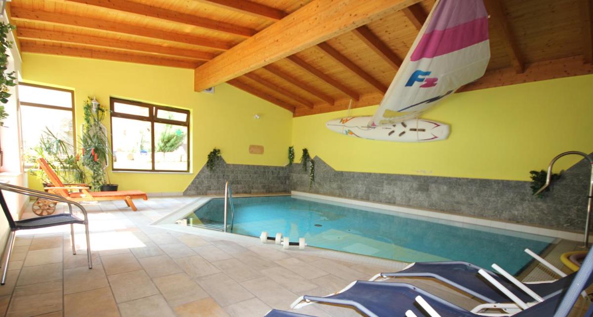 Hotel Pension Fleischmann - Housity