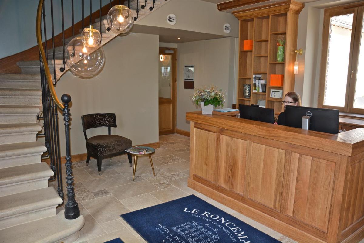 Photo de la galerie de l'établissement Domaine Du Roncemay - Hôtel, Restaurants, Spa & Golf, à Aillant-sur-Tholon