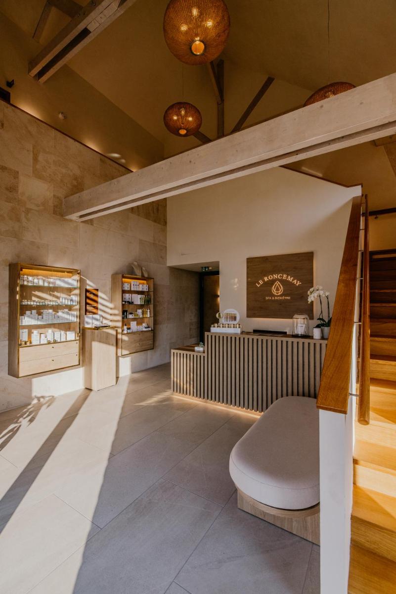 Photo de la galerie de l'établissement Domaine Du Roncemay - Hôtel, Restaurants, Spa & Golf, à Aillant-sur-Tholon