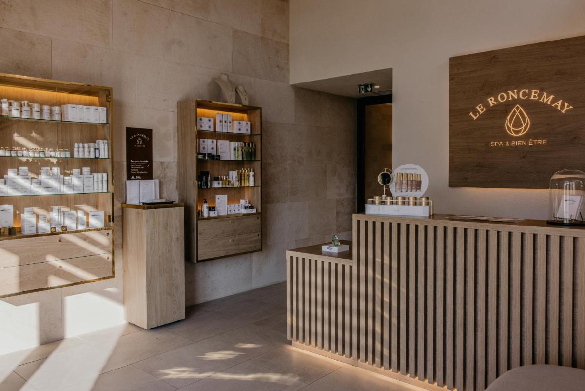 Photo de la galerie de l'établissement Domaine Du Roncemay - Hôtel, Restaurants, Spa & Golf, à Aillant-sur-Tholon