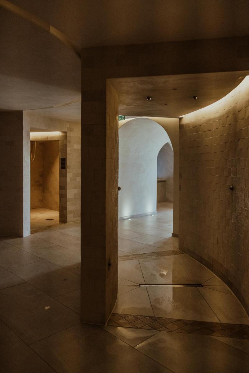 Photo de la galerie de l'établissement Domaine Du Roncemay - Hôtel, Restaurants, Spa & Golf, à Aillant-sur-Tholon
