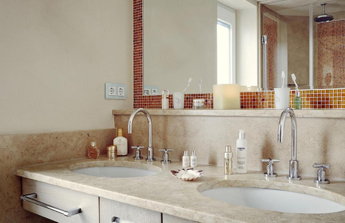 Ein Badezimmer in der Unterkunft Hotel Fährhaus