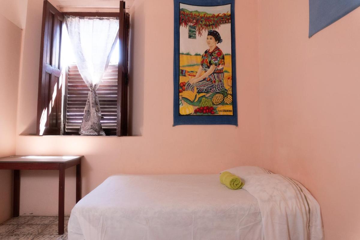 Hostal Delmy - Housity
