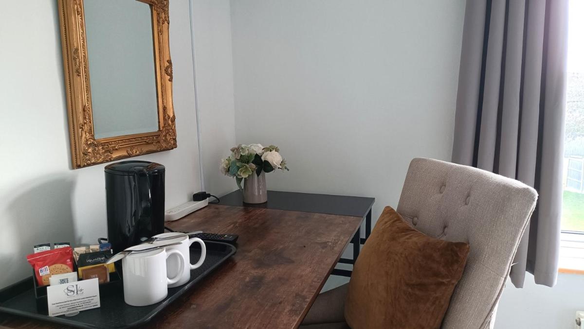 Stansted Lodge Elsenham - Housity
