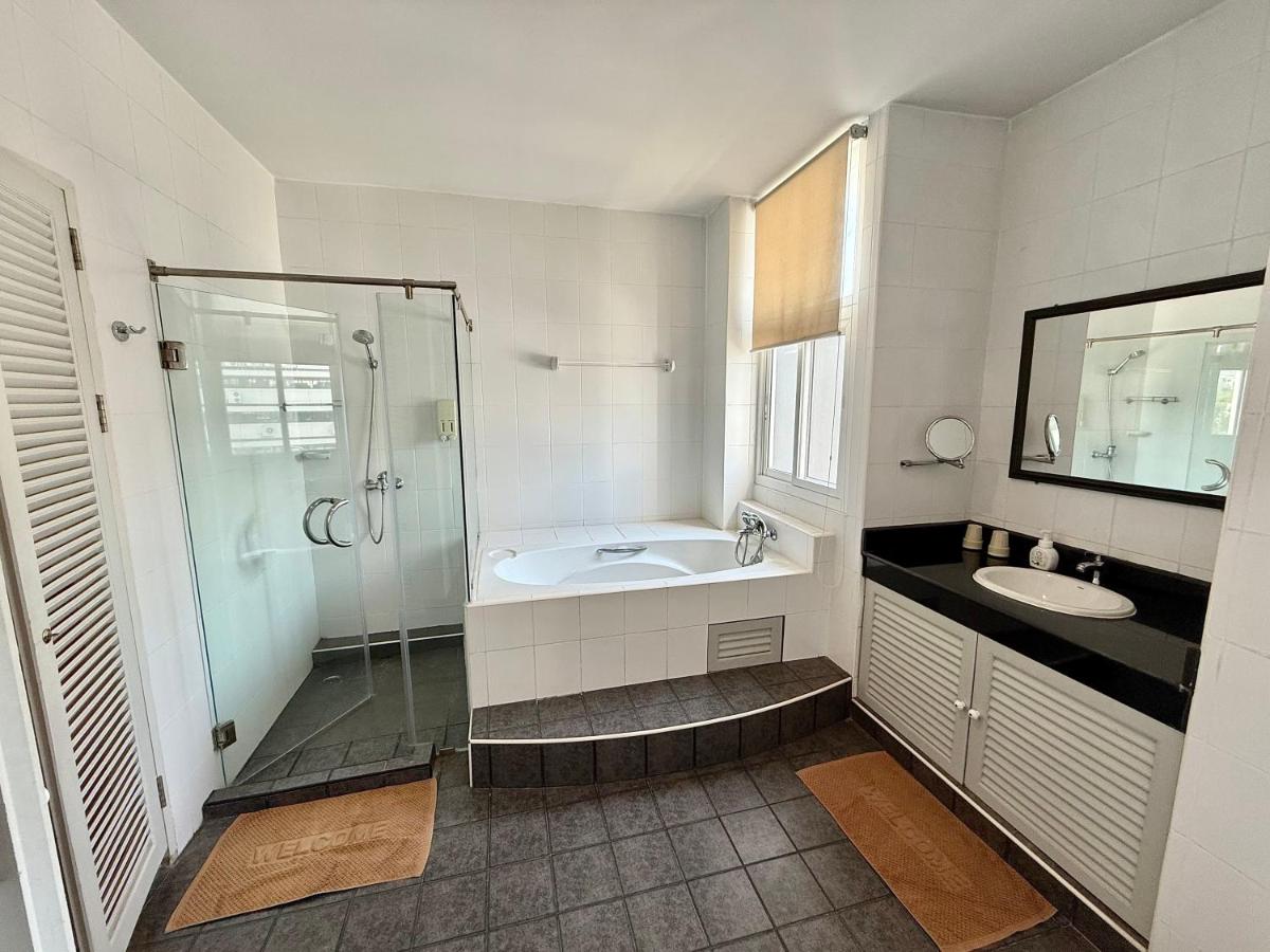 Samsen Suites/ 2 Br Suites for less - Housity