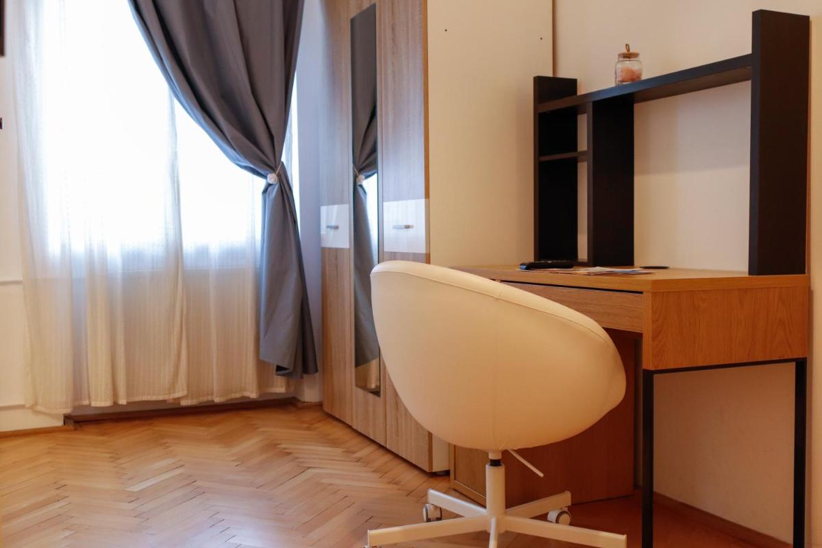 Neuhausz Residenz Ultra-Central Apartment - Hizvo