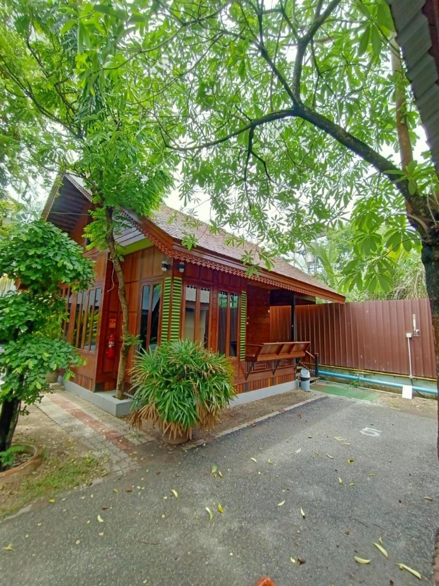 โรงแรมบ้านนายถึกและร้านอาหาร - Housity