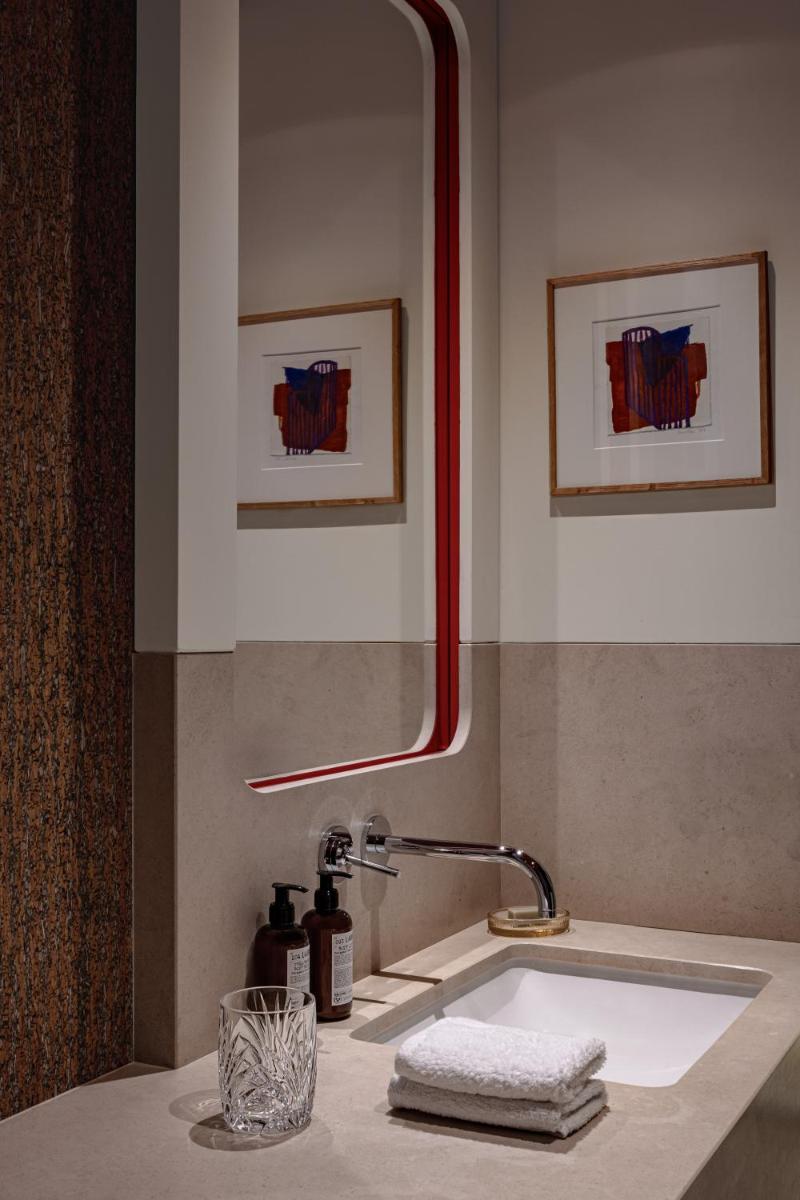 Salle de bains dans l'établissement Experimental Marais