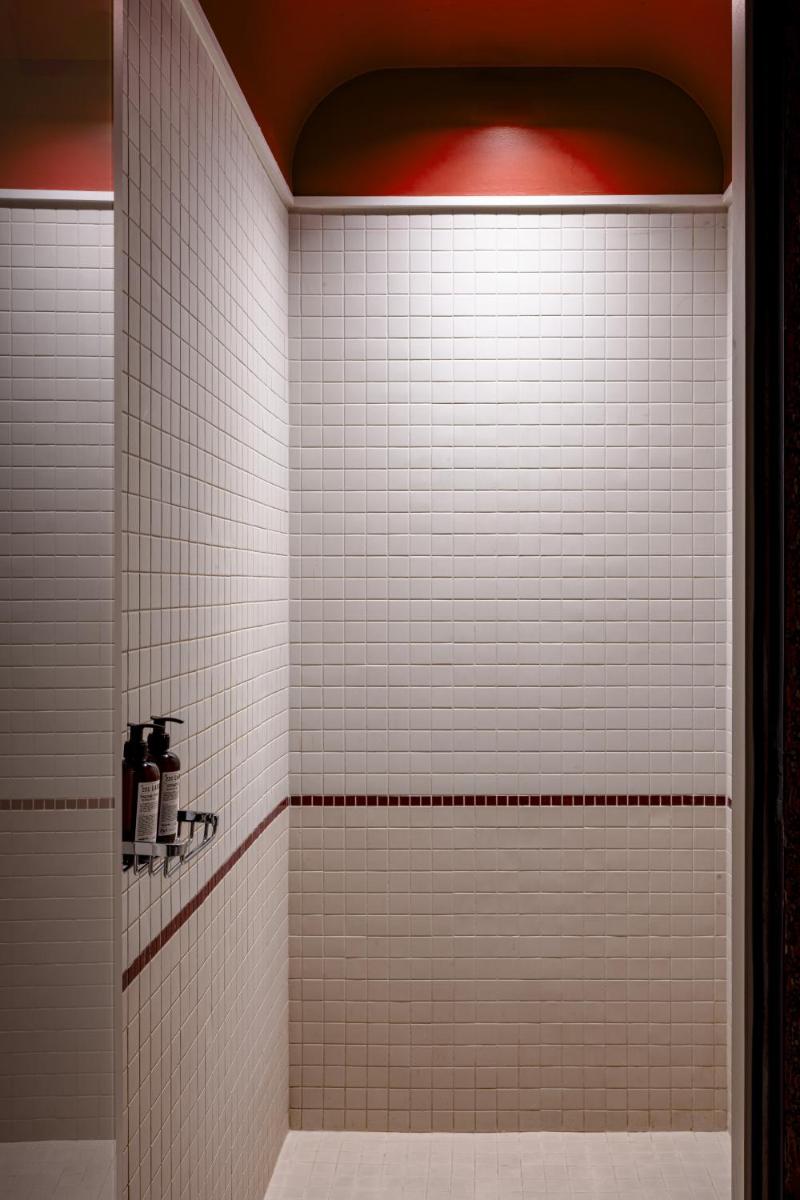 Salle de bains dans l'établissement Experimental Marais