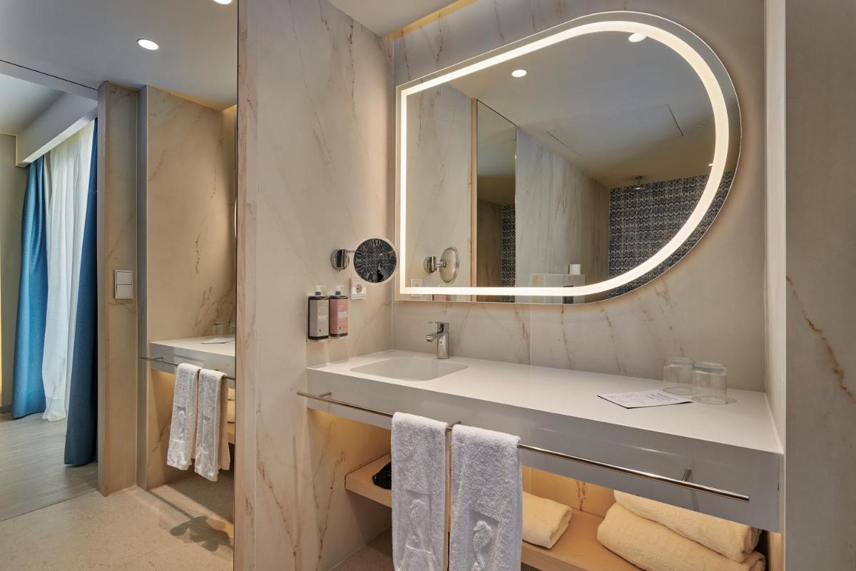 Un baño de Hipotels Flamenco