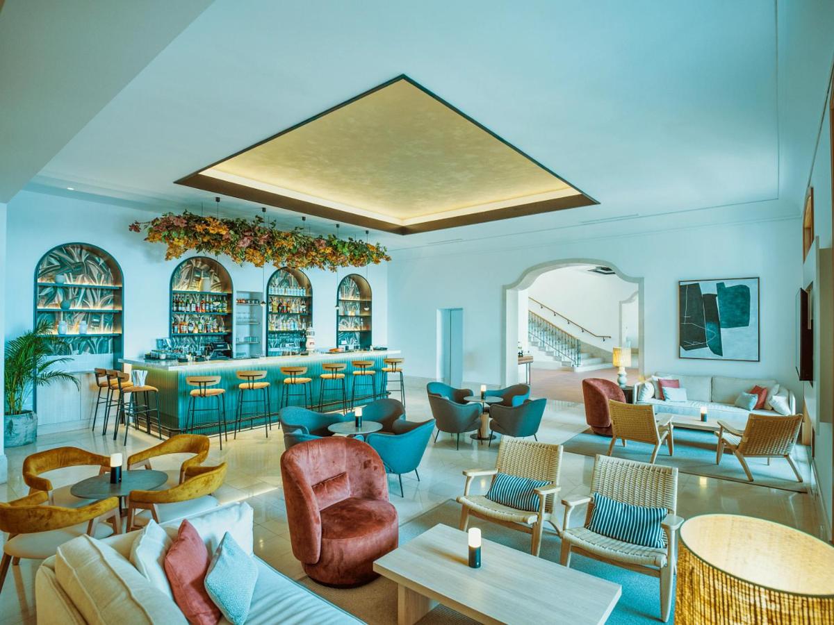 Uma área de estar em Dreams Madeira Resort Spa & Marina
