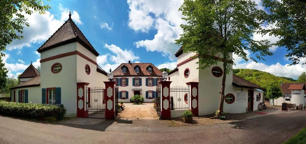 Hotel Restaurant Annahof - Housity