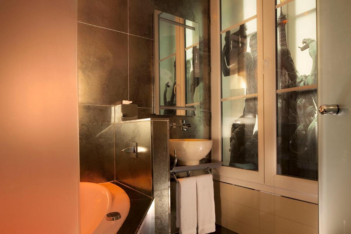 Salle de bains dans l'établissement Secret de Paris - Hotel & Spa