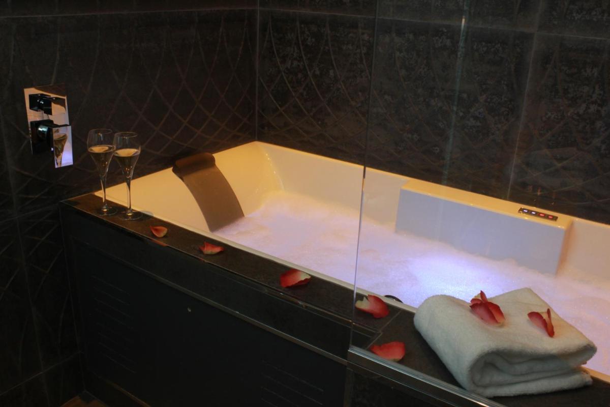 Photo de la galerie de l'établissement Secret de Paris - Hotel & Spa, à Paris