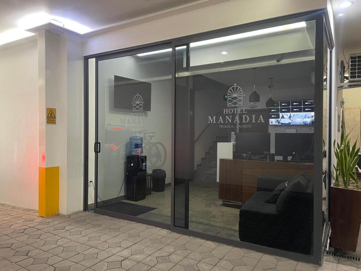 Hotel Manadia - Housity