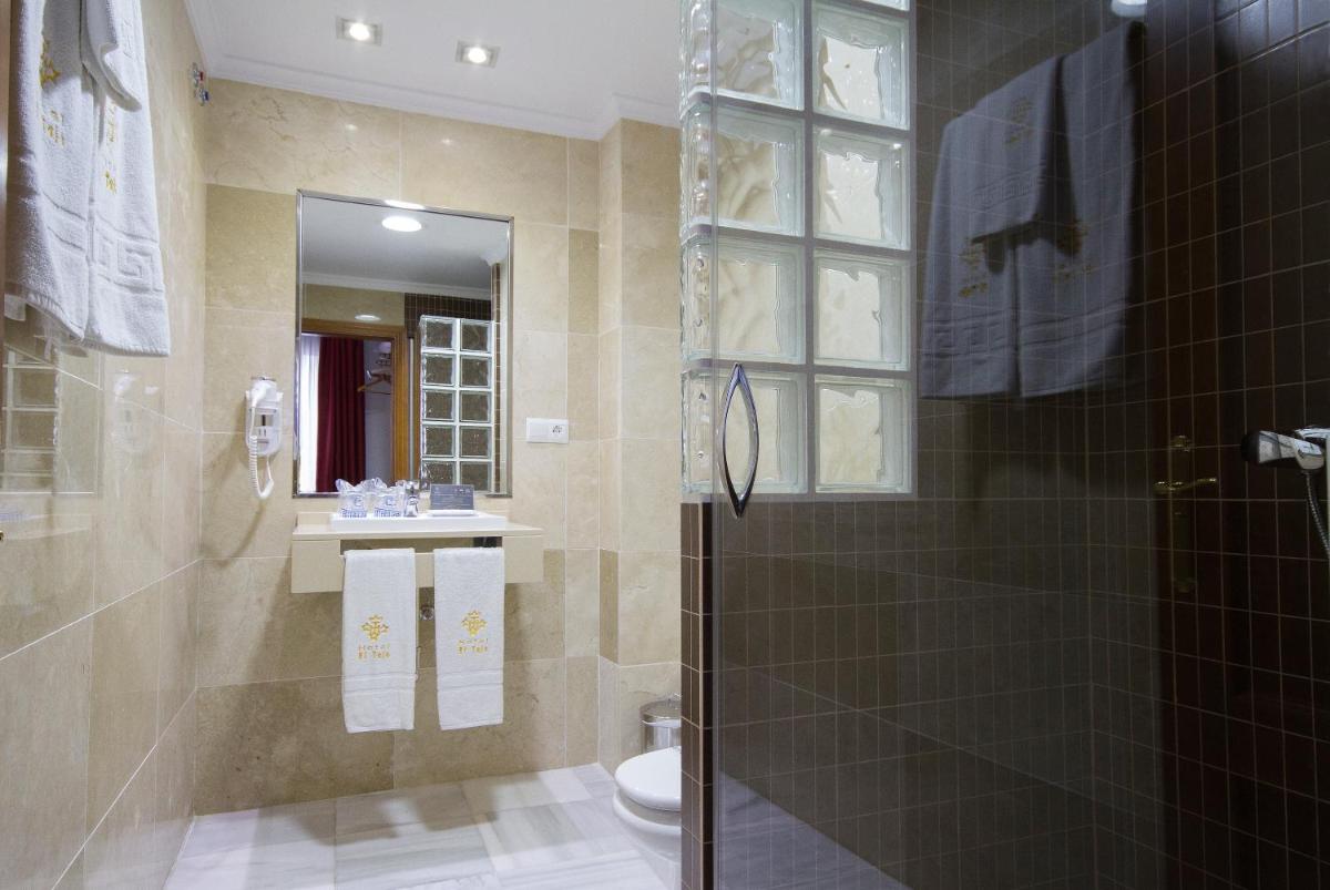 Un baño de Hotel El Tajo & SPA