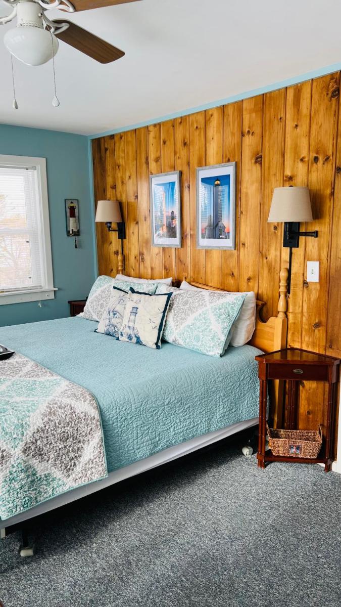Chateau Country Inn and Captain's Cottage - Housity