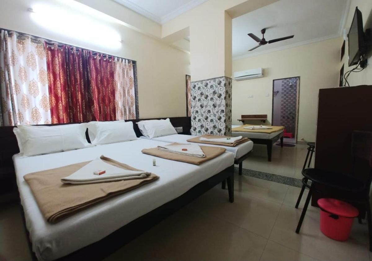 Hotel Yogiraj - Housity
