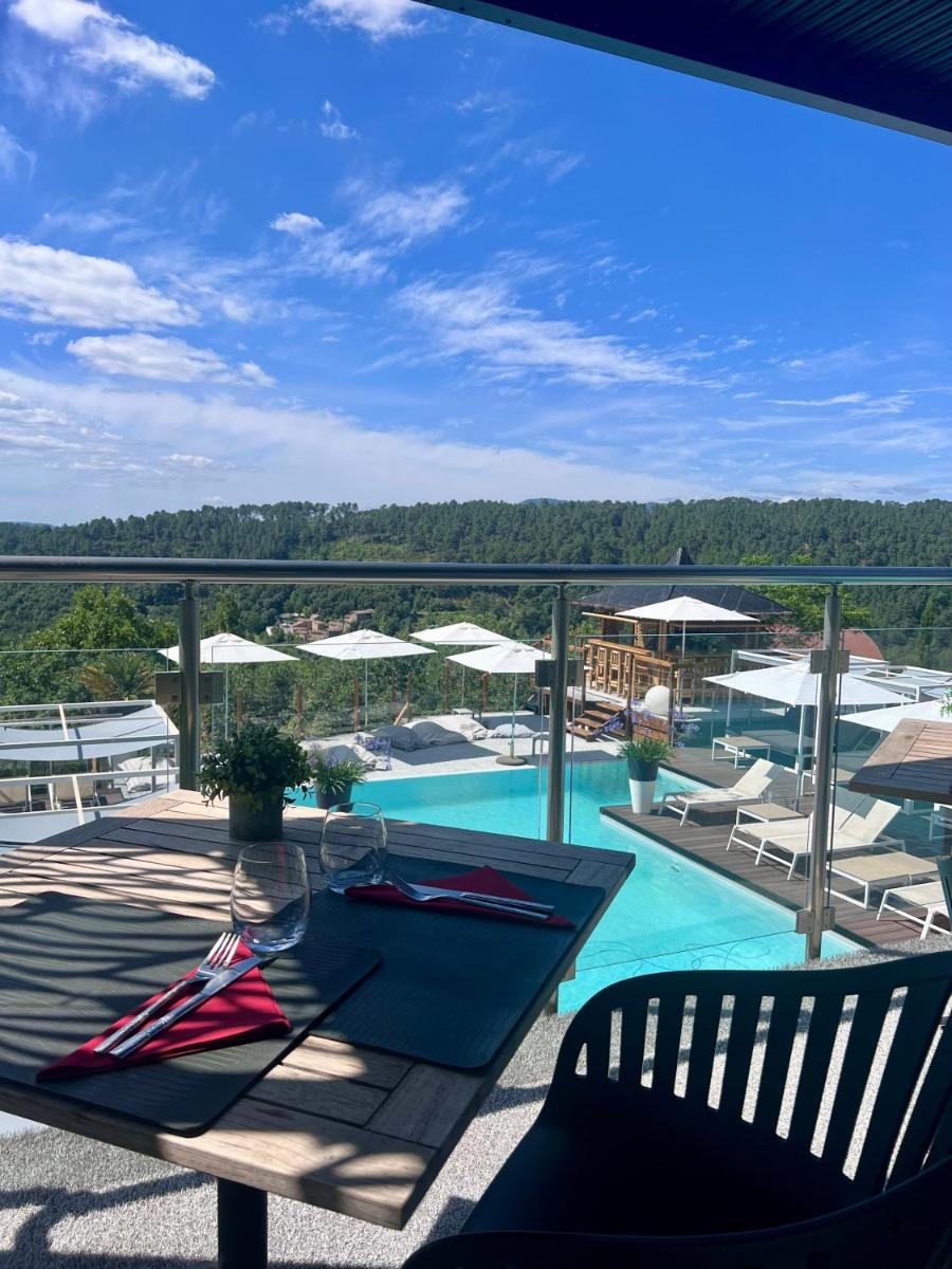 Balcon ou terrasse dans l'établissement Domaine de Chalvêches Hôtel SPA 4*