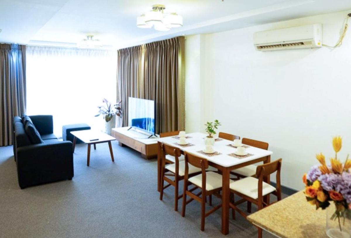 Dreamweavers Hotel by RedDoorz - Housity