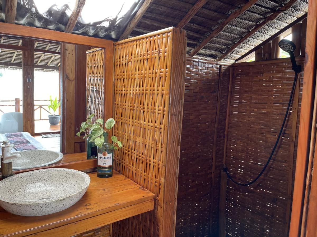 Floating Paradise - Housity