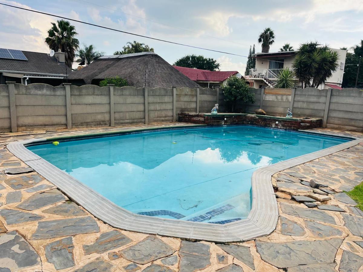House 210 holiday rentals - Housity