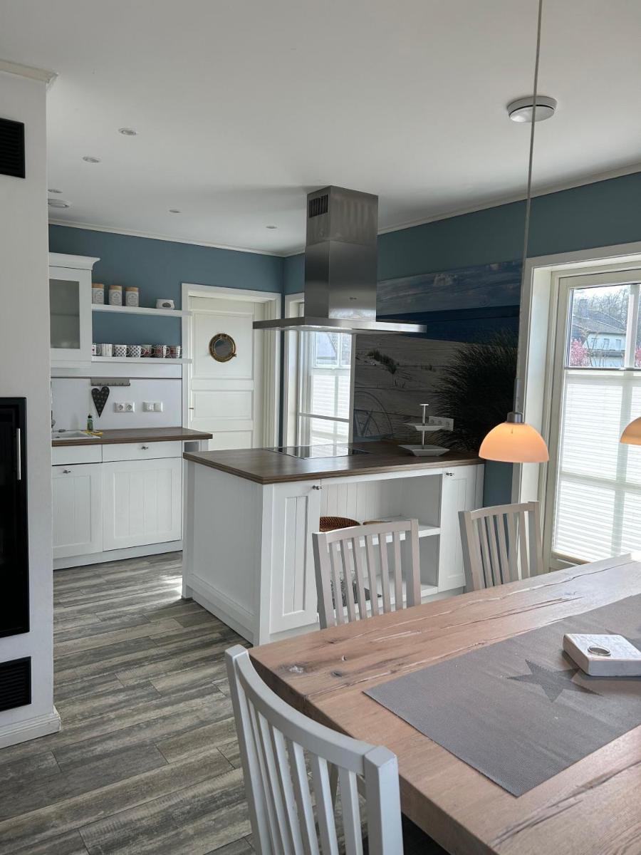 Komfortables Ferienhaus In Breege Mit Sauna - Housity