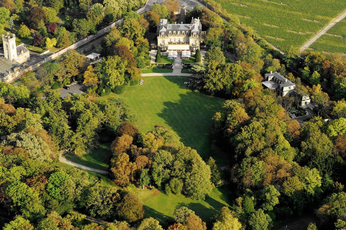 Vue panoramique sur l'établissement Domaine les Crayères