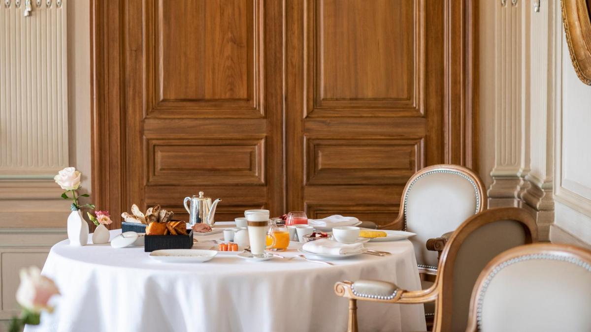 Nourriture dans l'hôtel ou à proximité