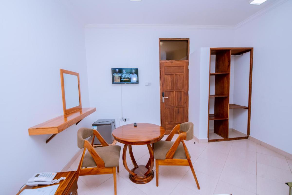 WILIVINA HOTEL - Housity