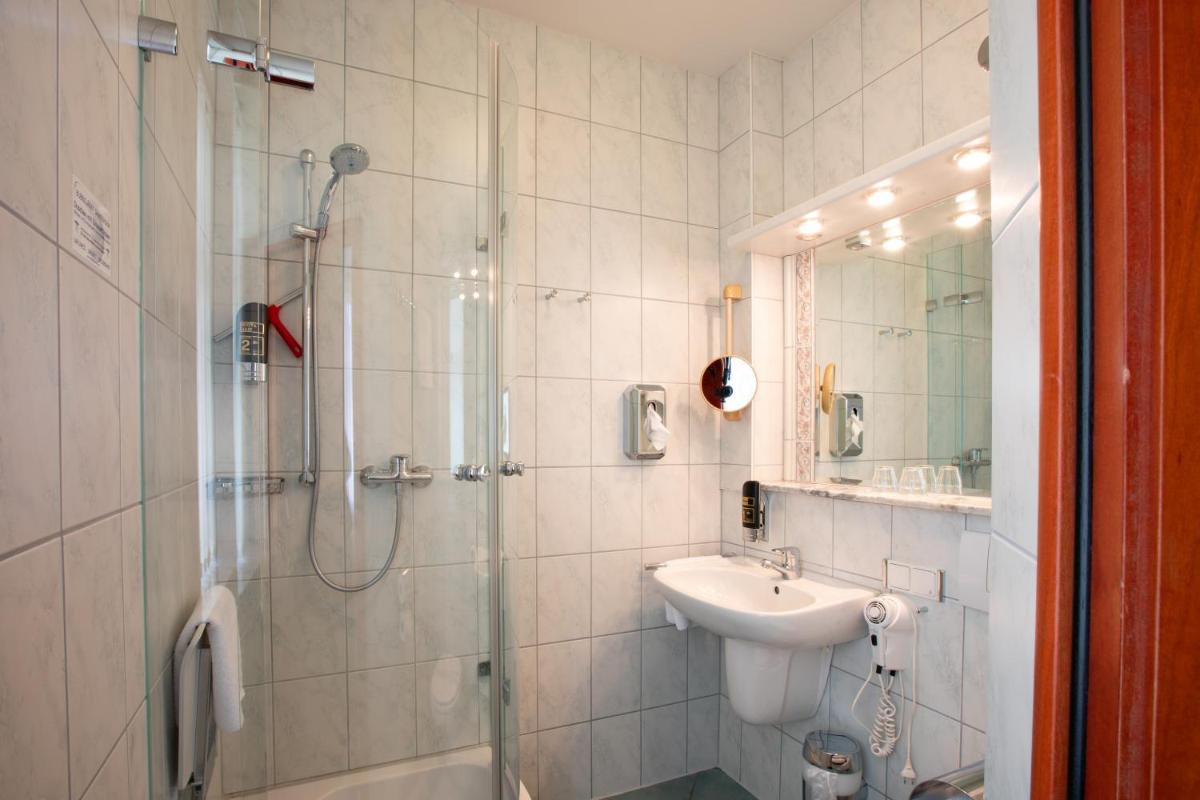2 Raum Apartment großer Balkon - Housity