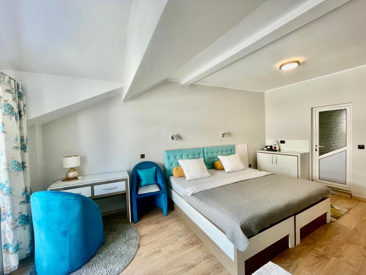 White Rose Guest Rooms - Housity