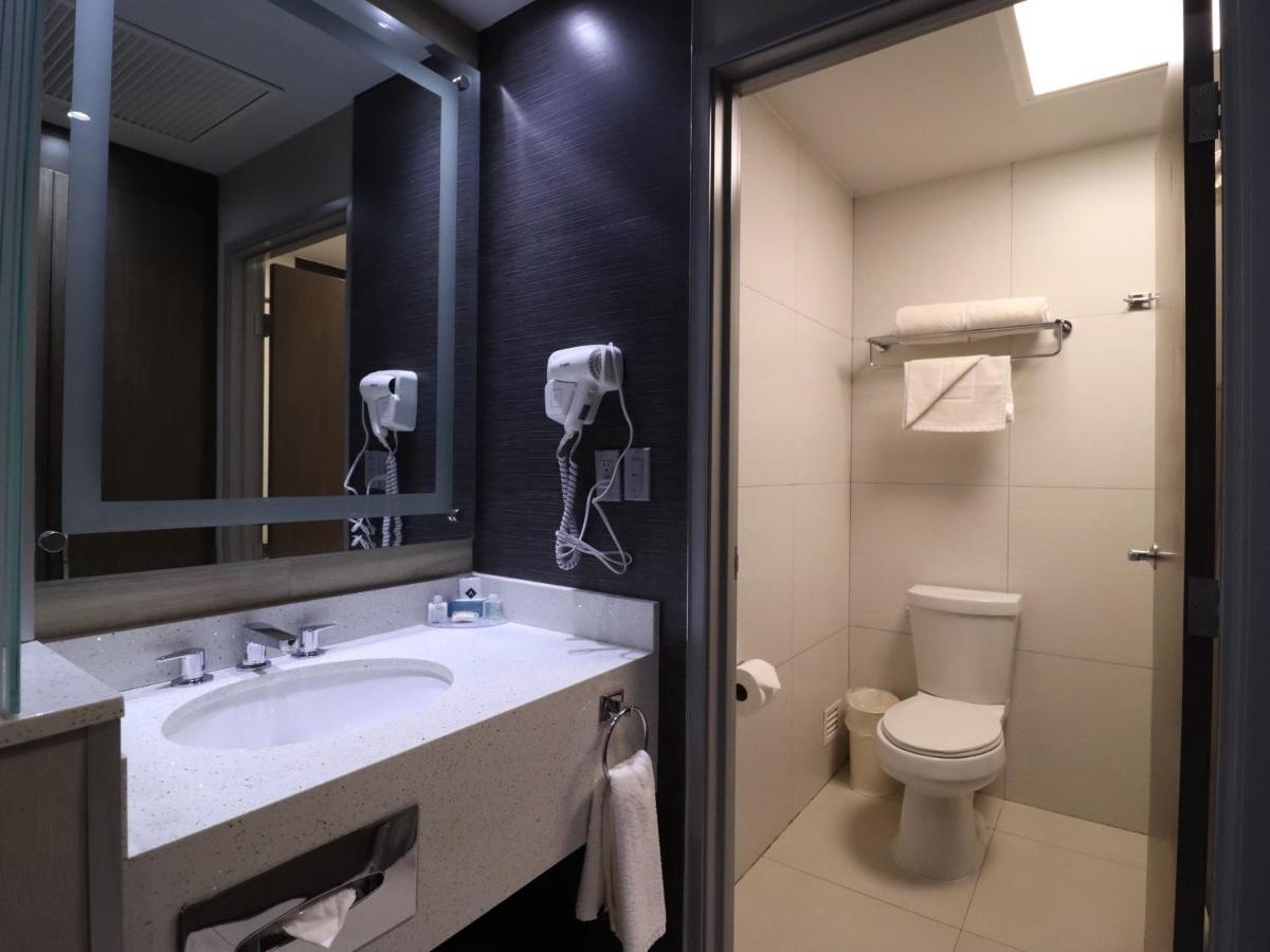 Hotel Araiza San Luis R.C. - Housity