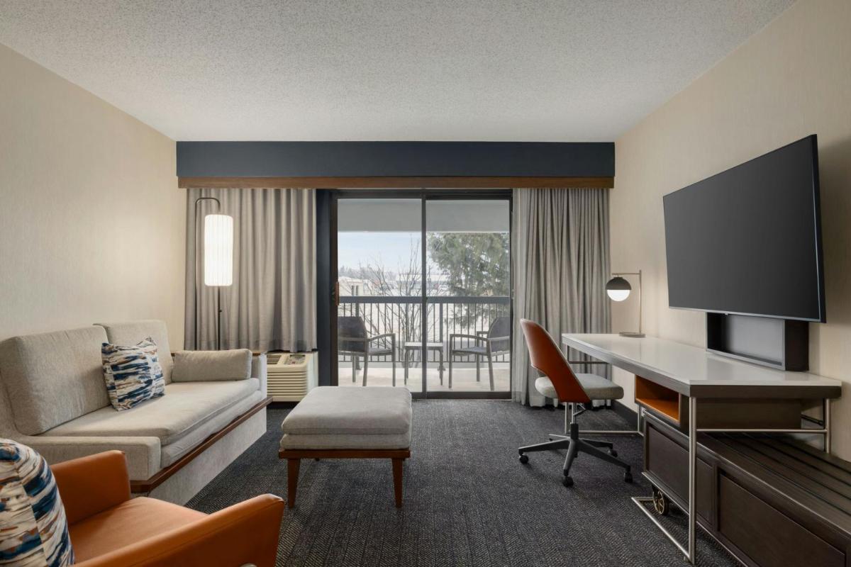 Courtyard by Marriott Kokomo - Housity