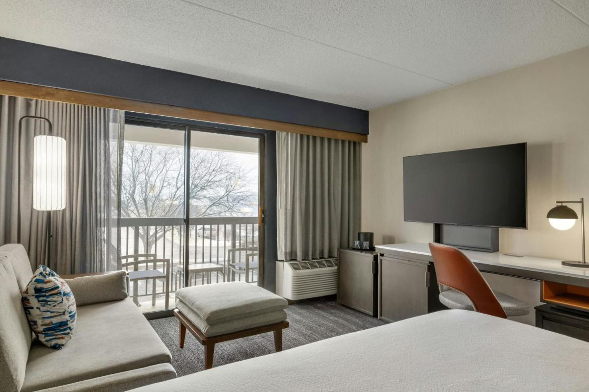 Courtyard by Marriott Kokomo - Housity