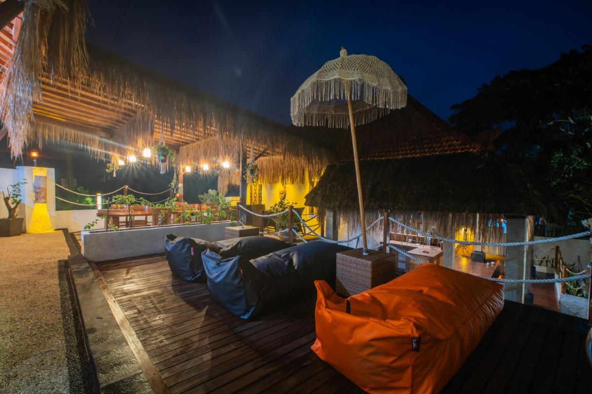 Simpang Inn Hostel - Housity