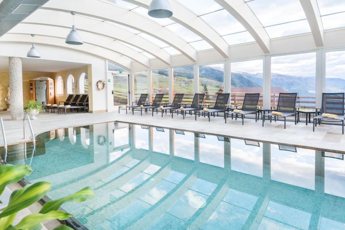 Hotel Alpenfrieden - Housity