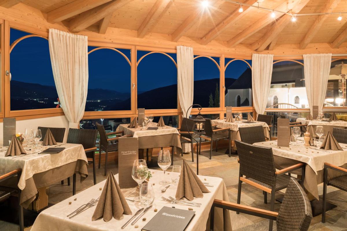 Hotel Alpenfrieden - Housity