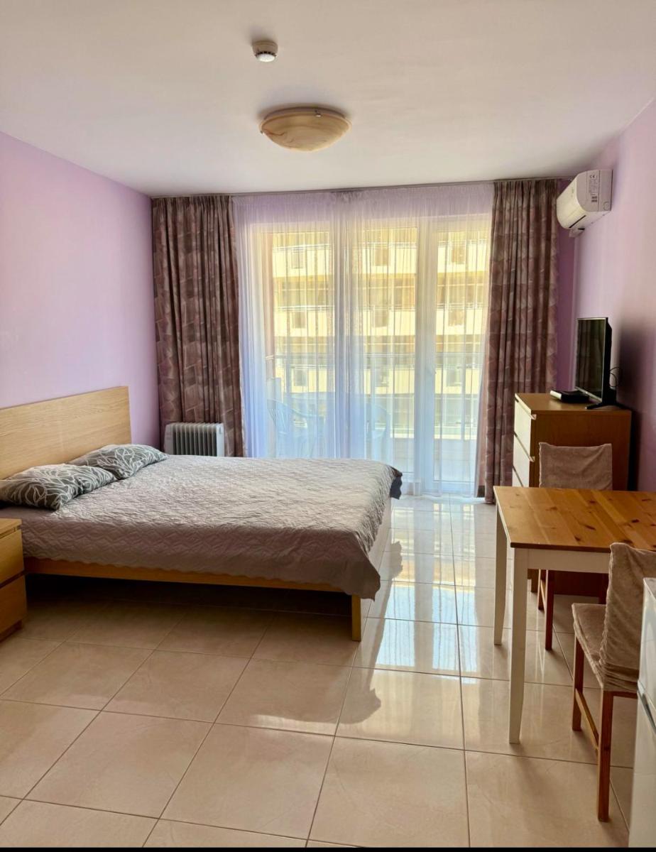 Cozy studio in the center of sunny beach - Housity