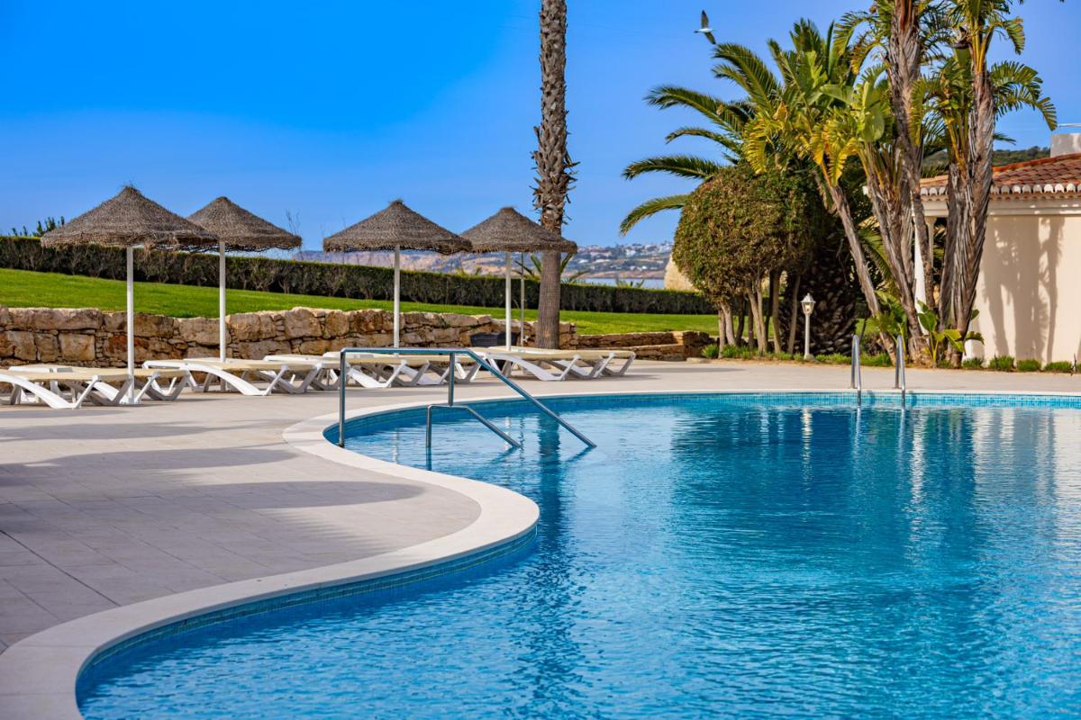 A piscina em ou perto de Clube Porto Mos - Sunplace Hotels & Beach Resort