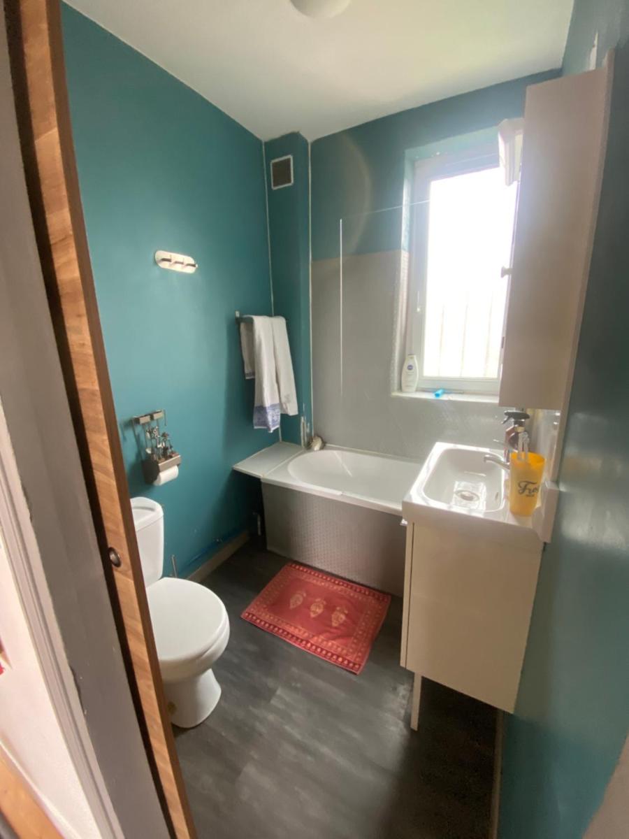 Chambre privée les Clottins dans maison - Housity