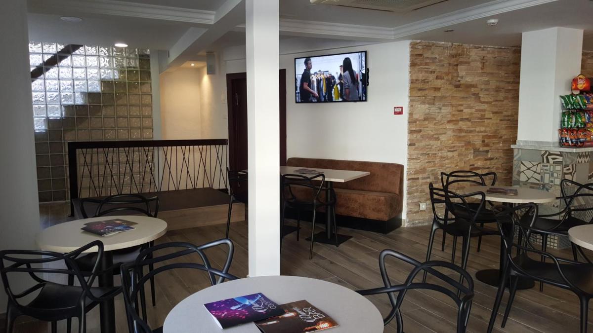 Hotel Queens - Adults Only - Housity