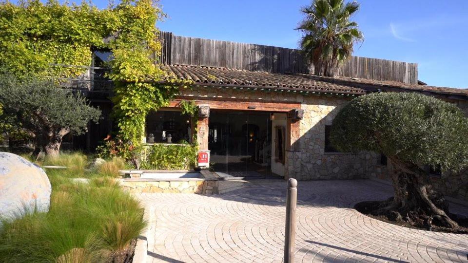 Jardin de l'établissement Hôtel Le Roi Théodore & Spa