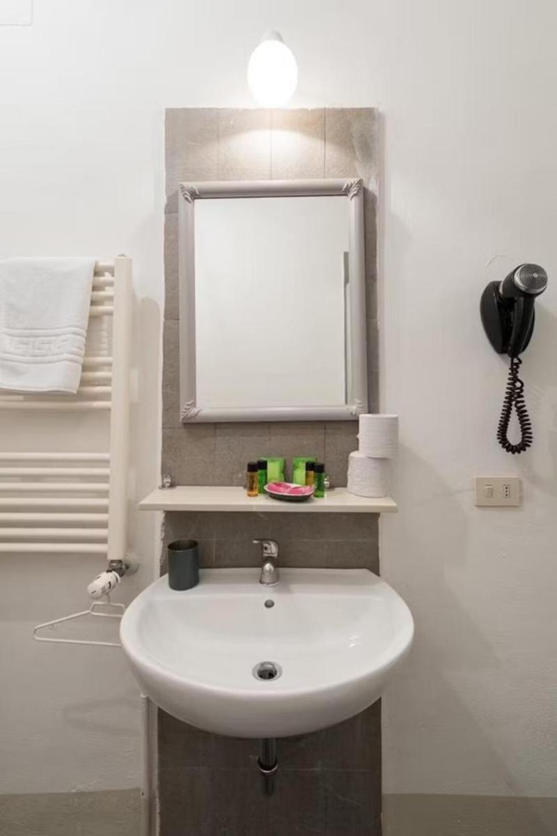 - eliminare doppione - Keys of Italy - F2 -2Bedroom Apt by Santa Croce - Housity