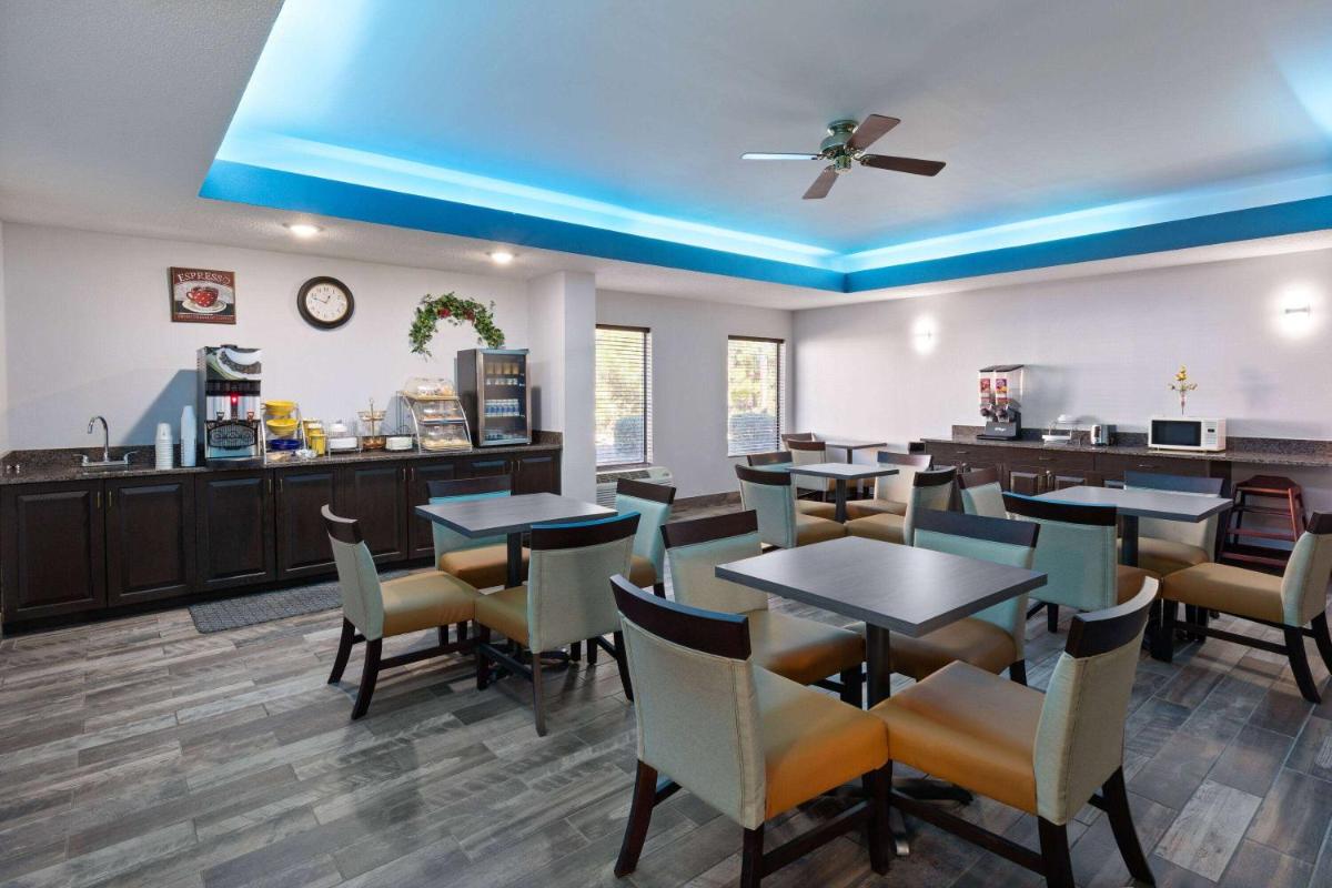 Baymont by Wyndham Creedmoor - Housity