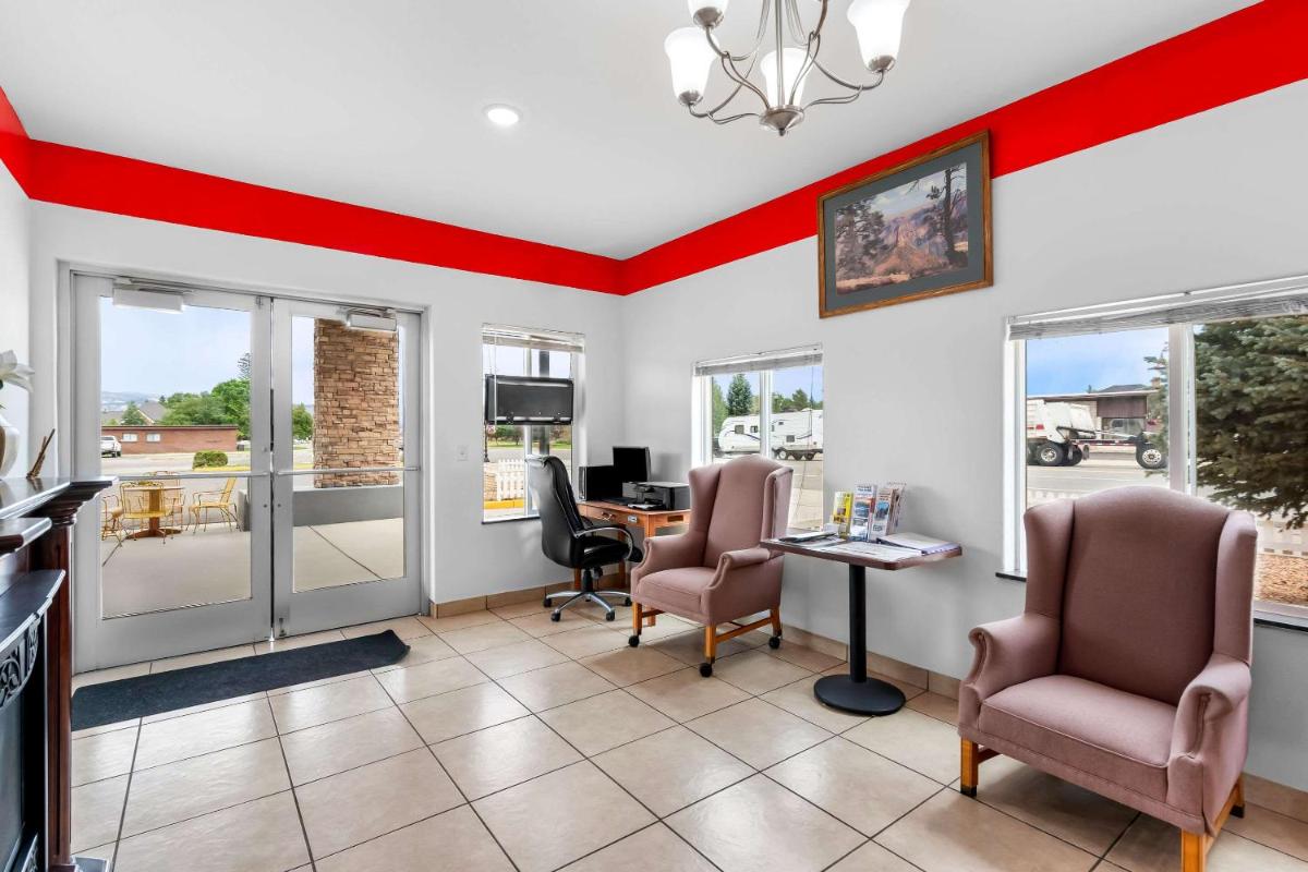 Econo Lodge Panguitch near Bryce Canyon - Housity