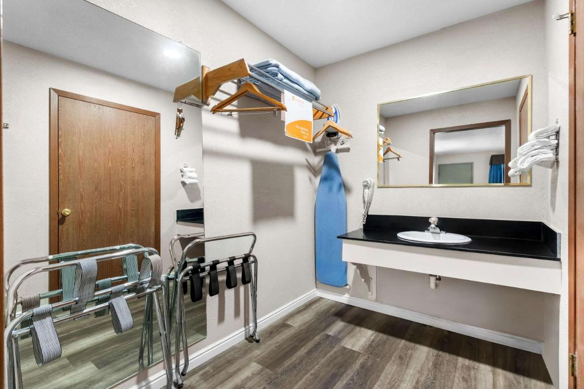 Econo Lodge Panguitch near Bryce Canyon - Housity