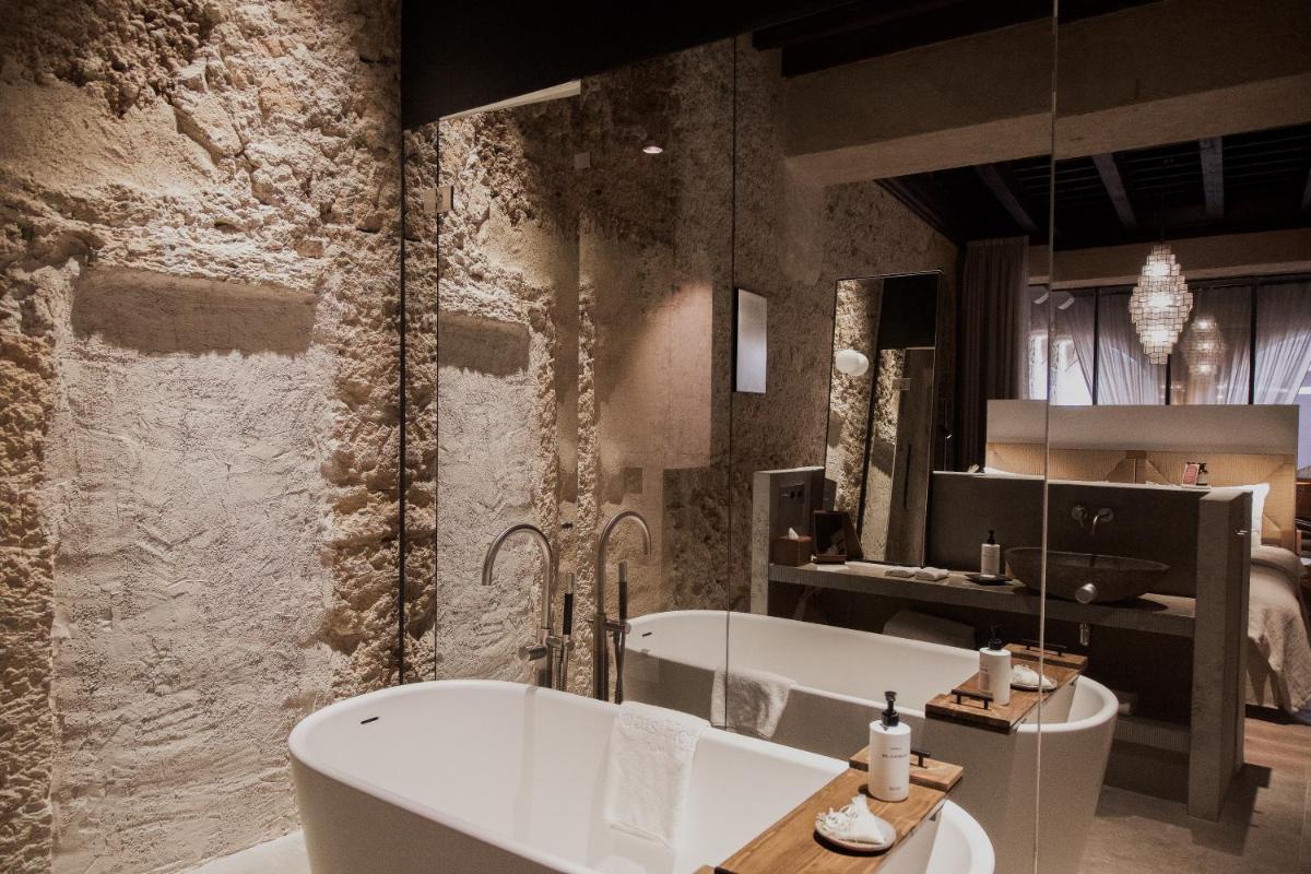 Un baño de Nobis Hotel Palma, a Member of Design Hotels