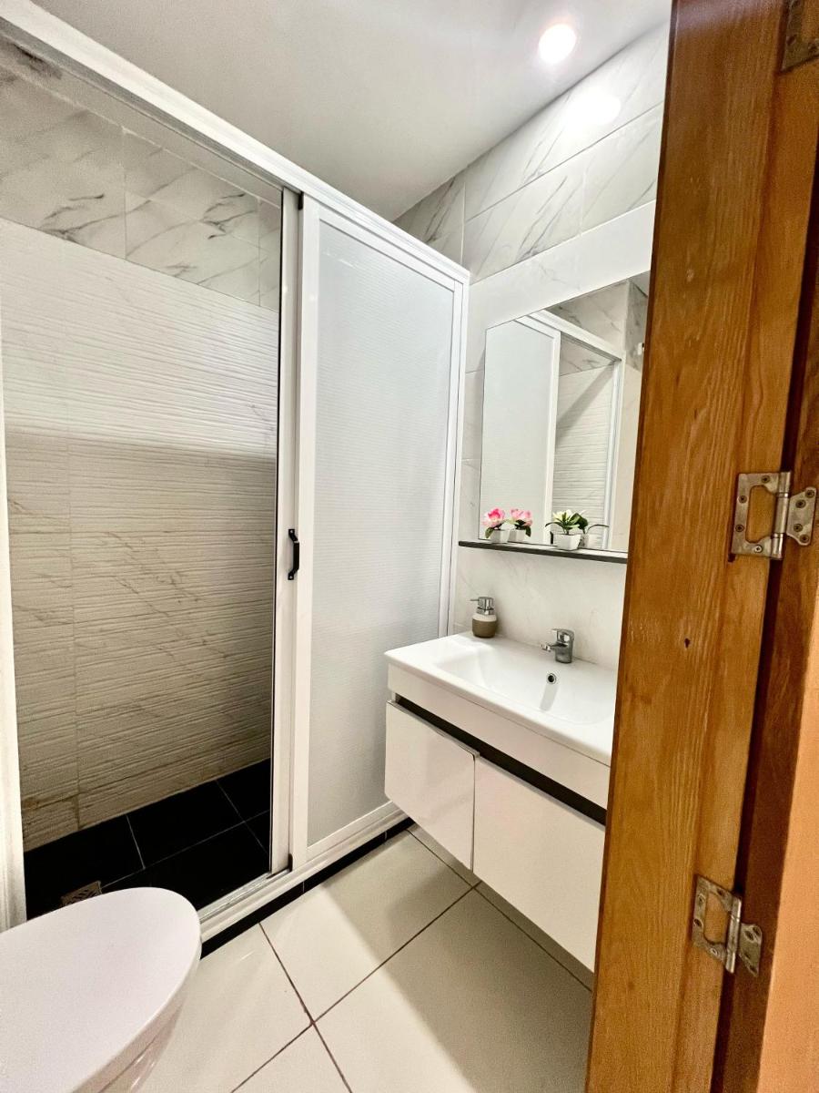 Apartment with sea view - Housity
